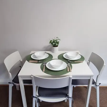 Apartamencik Przy Trasie Nr 1 *